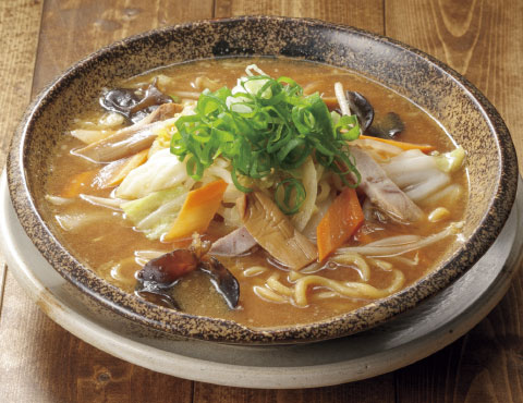 ●野菜味噌らーめん　800円(税別)